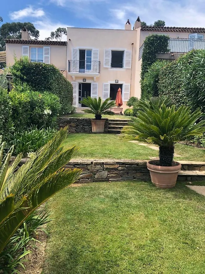 Charmantes Haus Im Golf Club Saint Tropez