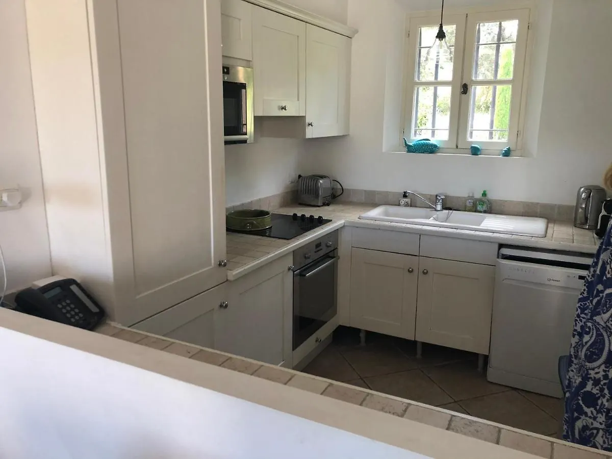 Vakantiehuis Charmantes Haus Im Golf Club Saint Tropez Frankrijk